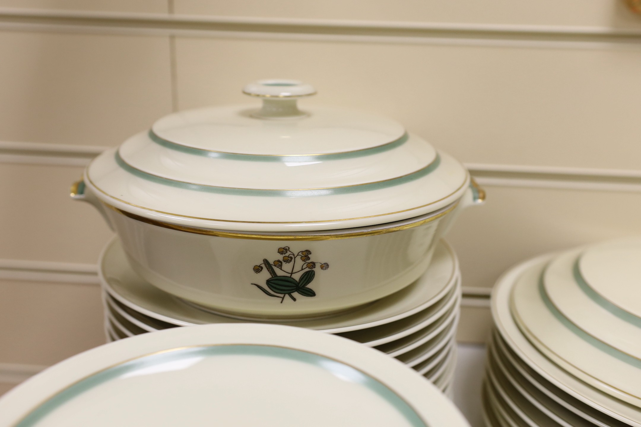 A Royal Copenhagen 'Quaking Grass' pattern part dinner service amd six Beswick circus bowls